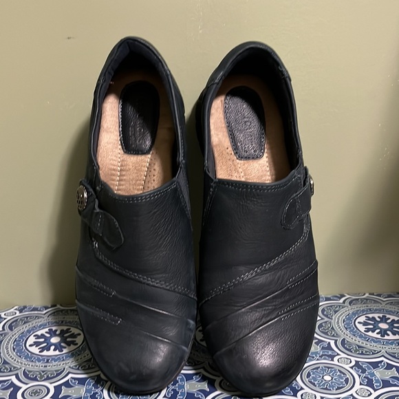 Earth Origins Women's Naya Size 9 Navy Leather Slip On Loafer Comfort Shoes - Picture 2 of 11